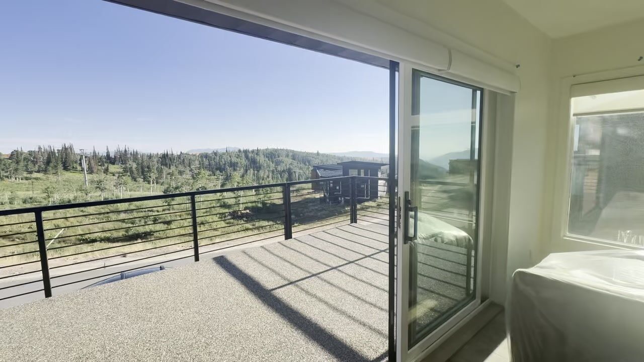Wraparound deck